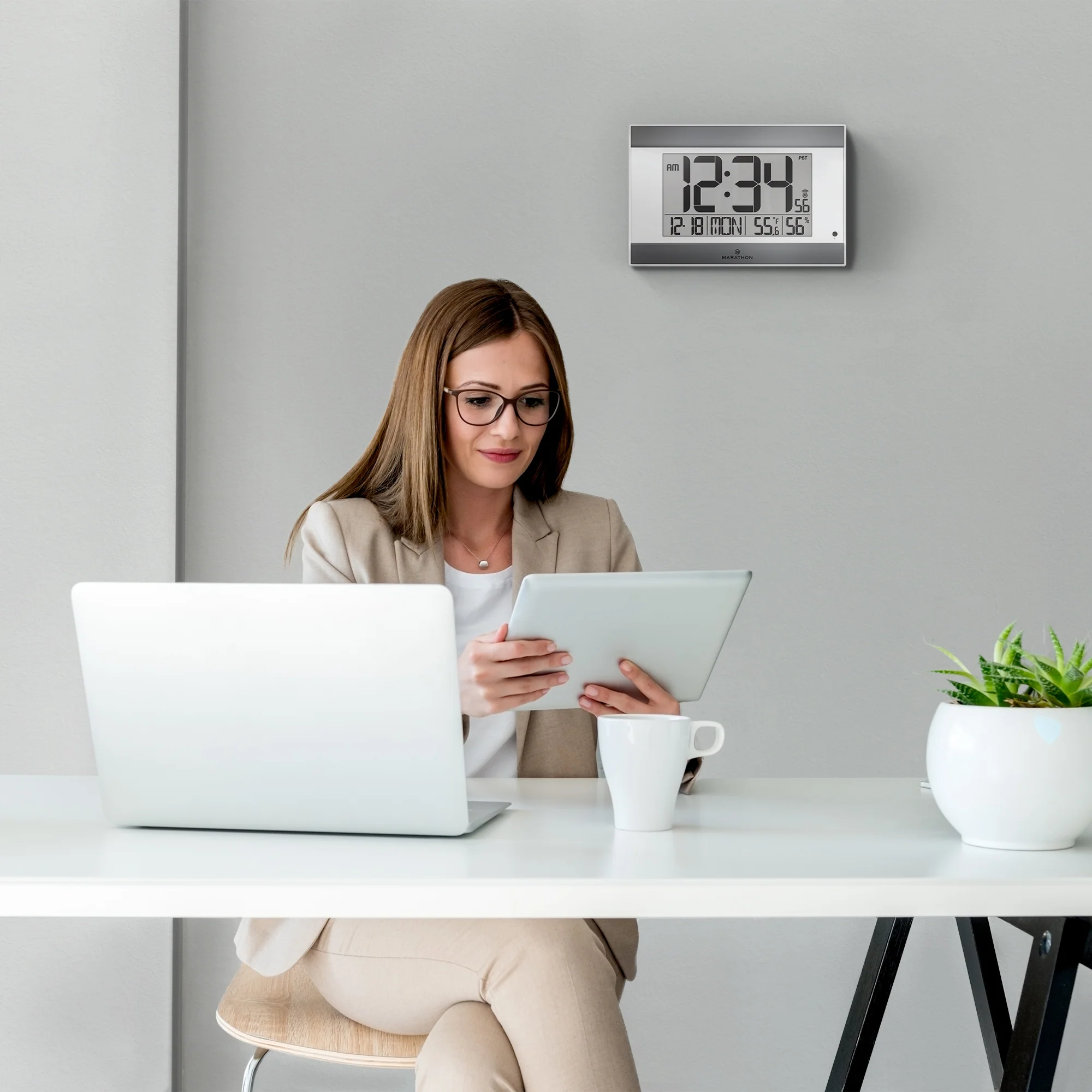 Self-Setting Digital Wall Clock with Auto Backlight - Image 29