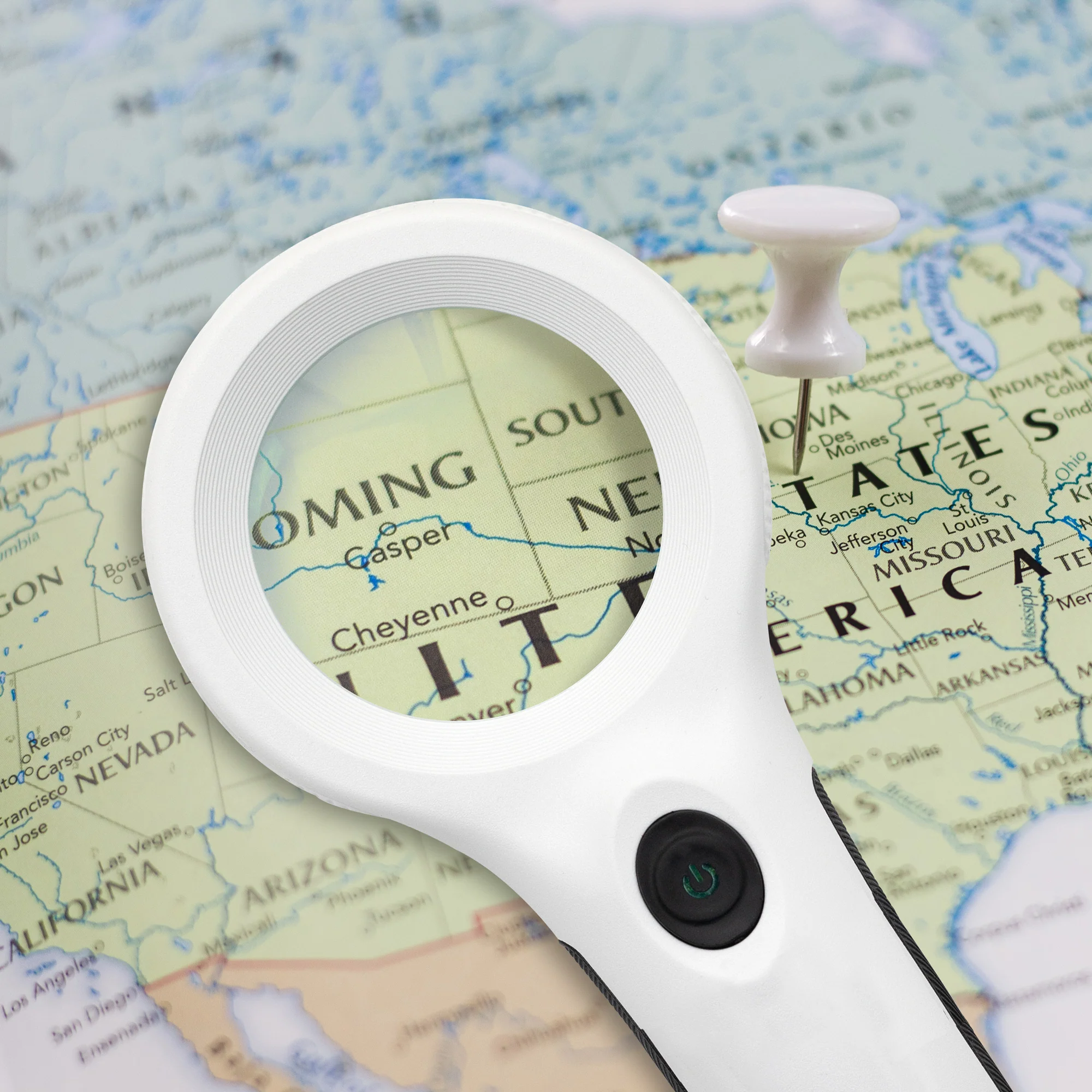 Magnifying Glass with Cyclops, LED, & Black Light - Image 13