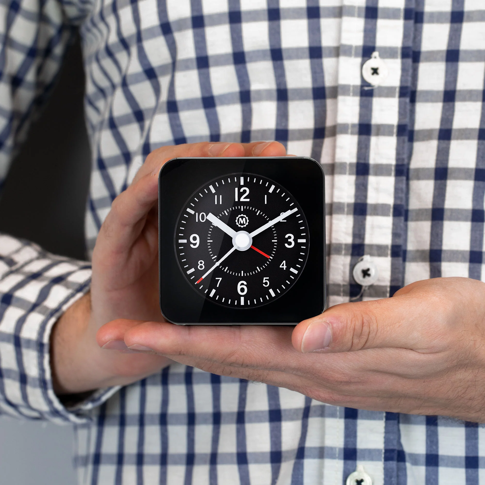 Mini Non-Ticking Analog Alarm Clock with Auto Backlight and Snooze Function - Image 7