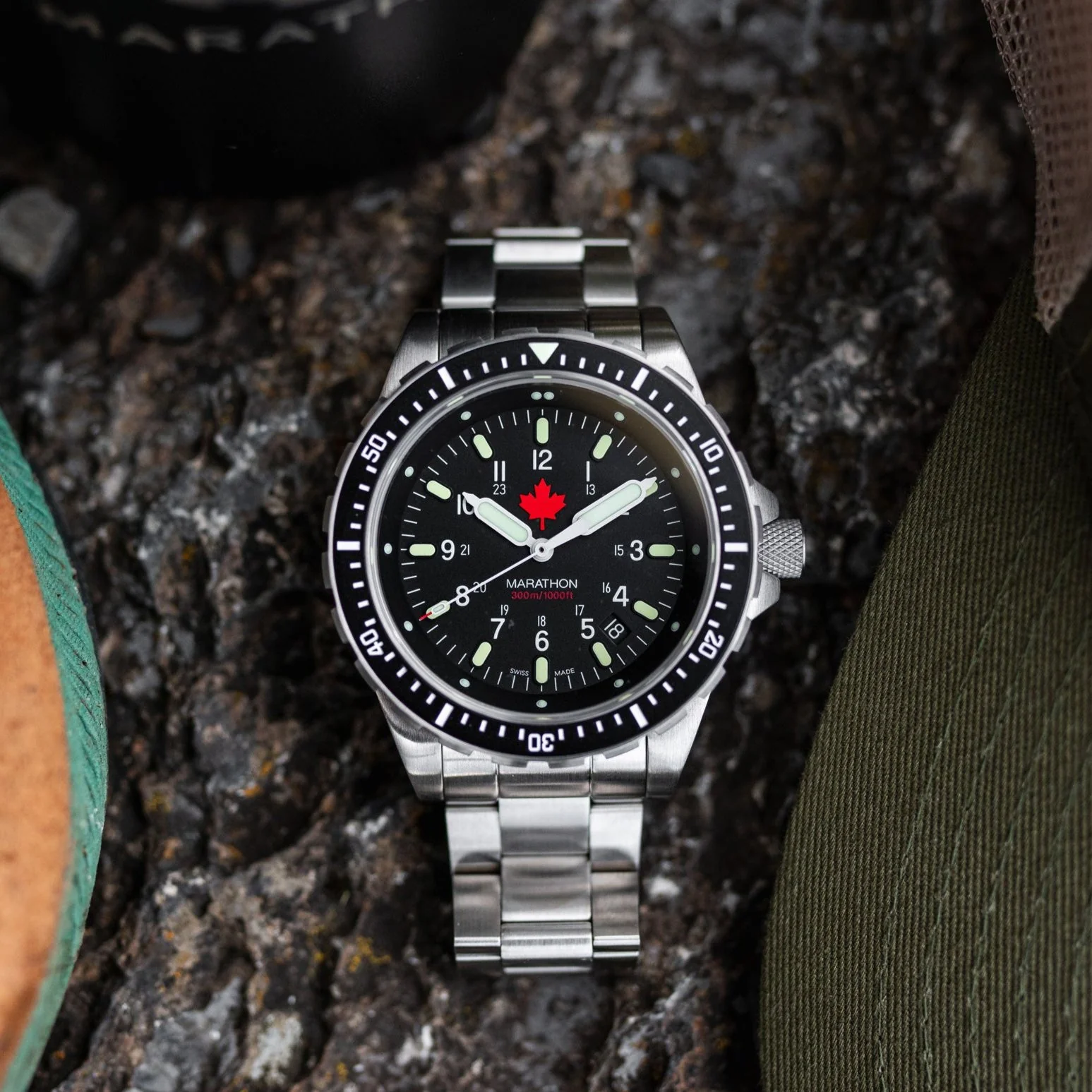 46mm Red Maple Jumbo Diver's Quartz (JSAR) with Stainless Steel Bracelet - Image 5